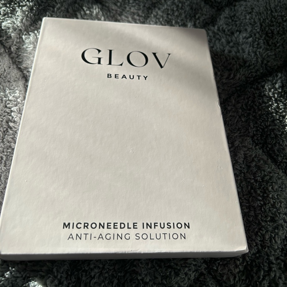 Glov Beauty..Microneedle Infusion Anti-Aging Solution